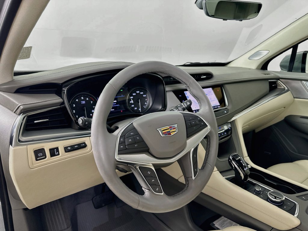 Certified 2025 Cadillac XT5 Premium Luxury w/ Technology Package AWD/4WD image 9