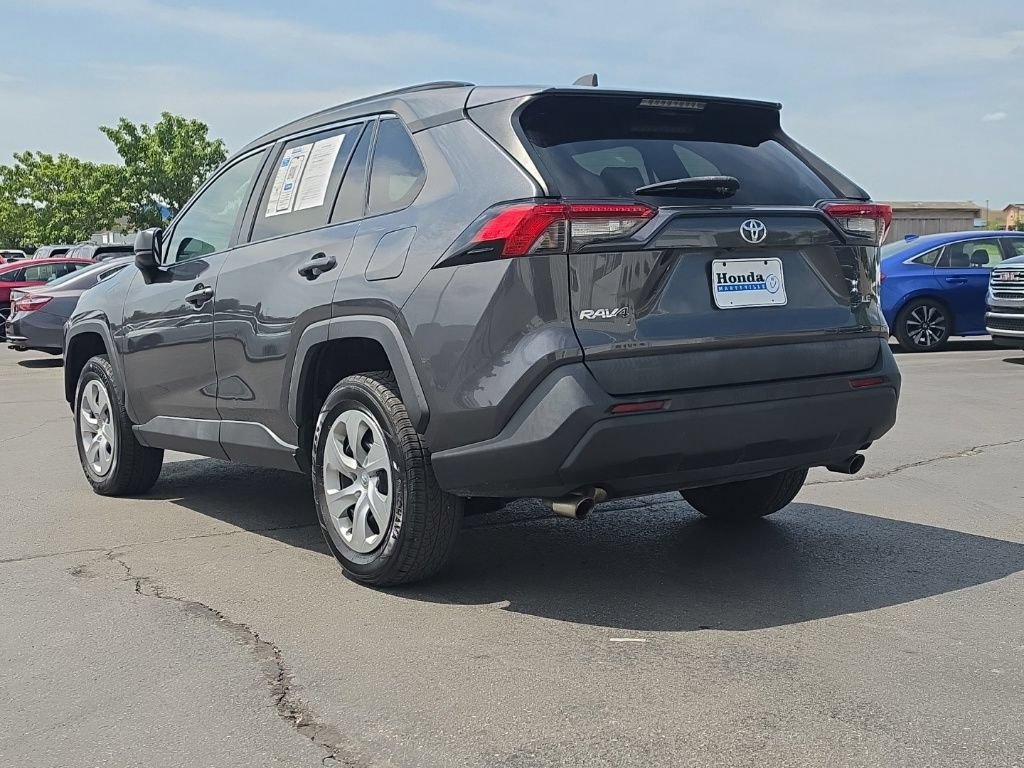 Used 2021 Toyota RAV4 LE FWD image 5