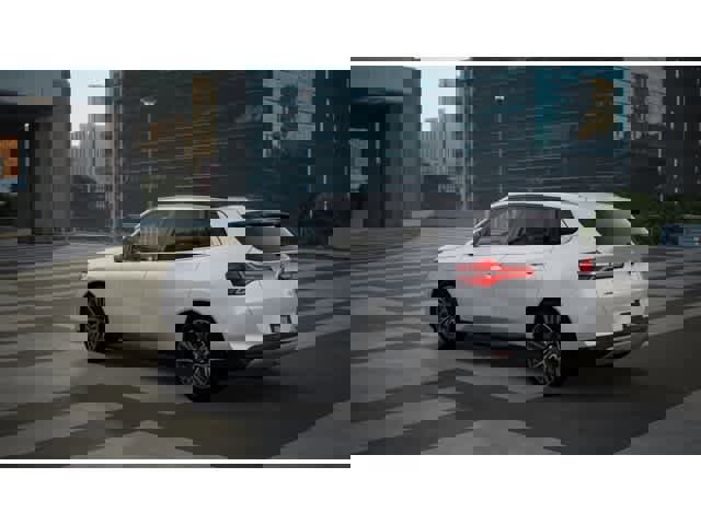 Used 2026 BMW X3 xDrive30 w/ Premium Package image 2