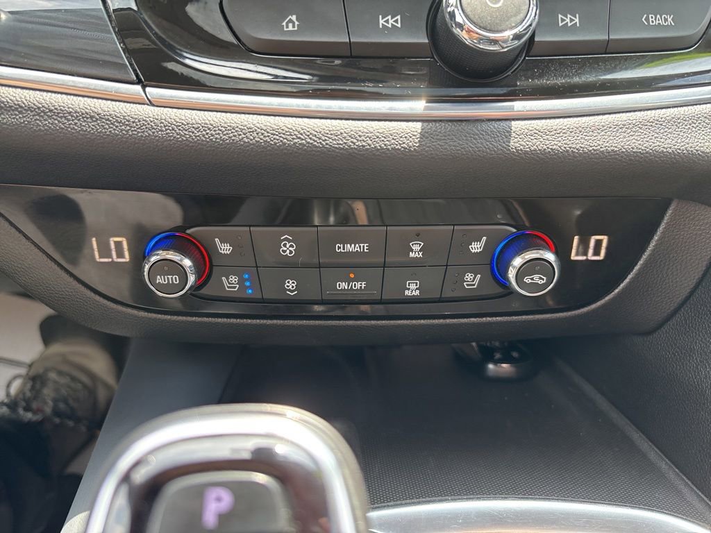 Used 2021 Buick Enclave Premium w/ Sun and Sites Package image 23