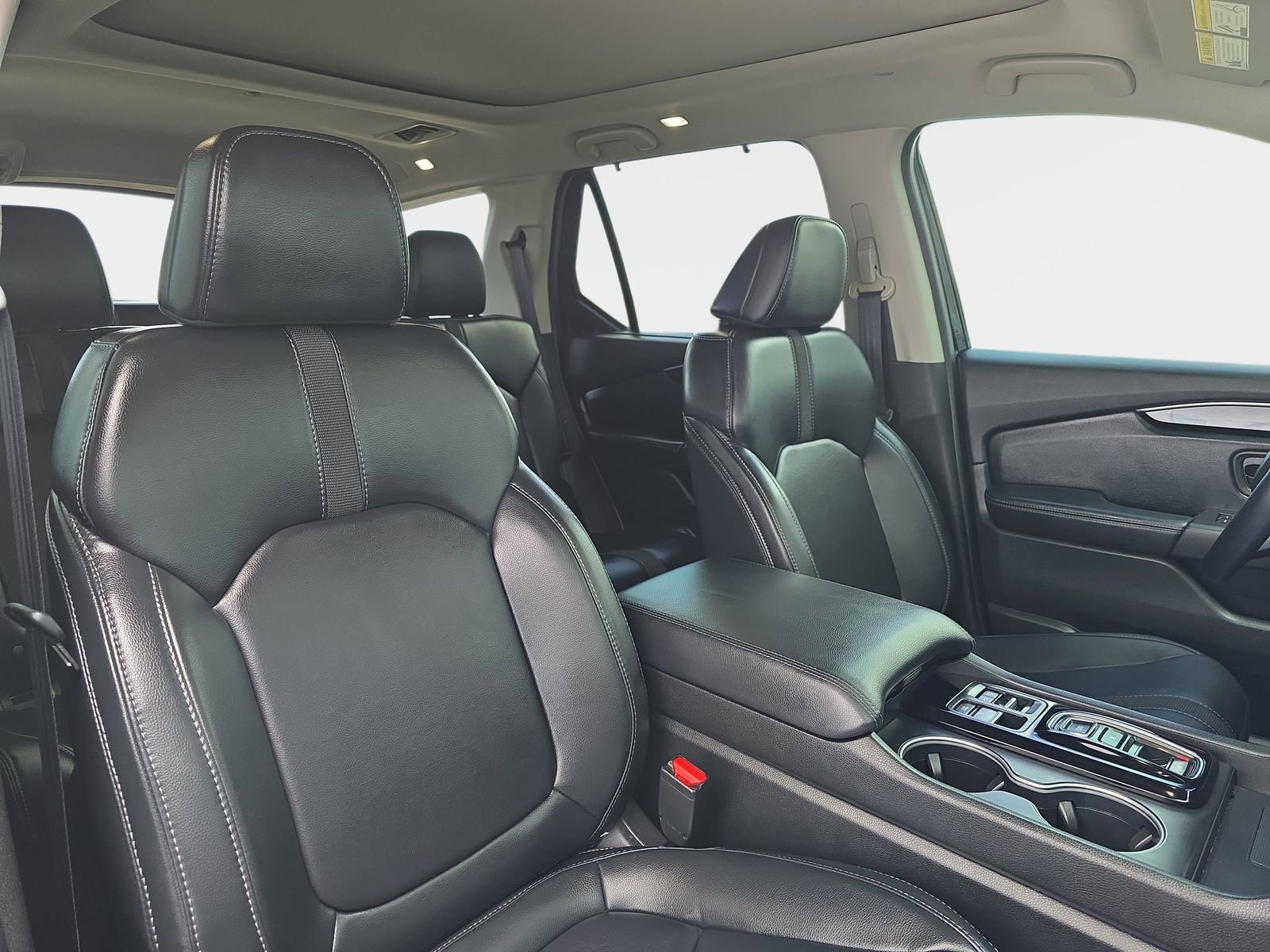 Certified 2025 Honda Pilot Touring image 10