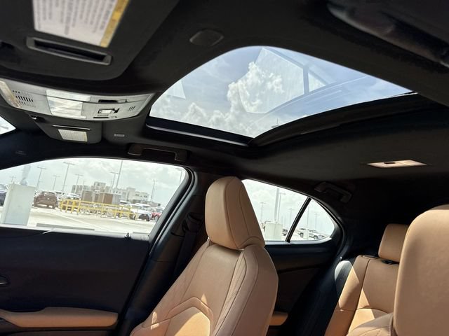 Used 2025 Lexus UX 300h FWD w/ Accessory Package (Z2) image 22