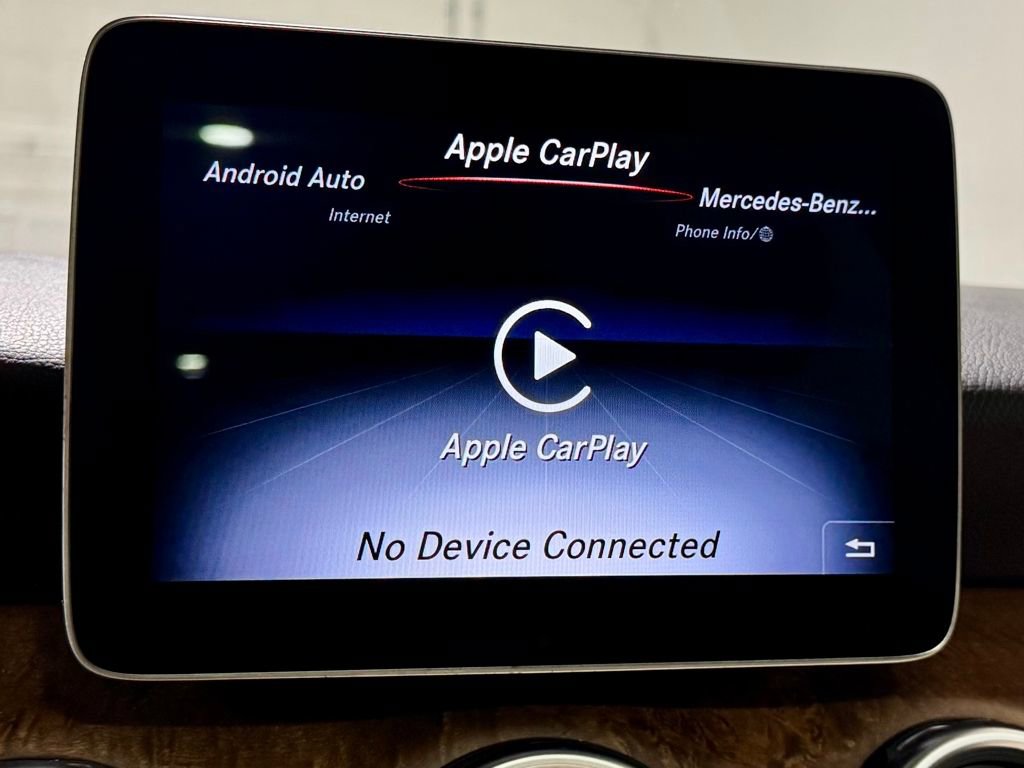 Used 2020 Mercedes-Benz GLA 250 4MATIC w/ Premium Package image 19