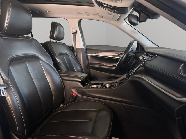Used 2021 Jeep Grand Cherokee L Limited AWD/4WD image 19