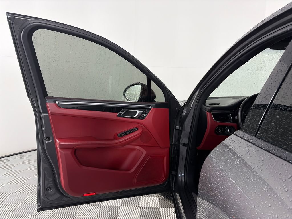 Used 2015 Porsche Macan S AWD/4WD image 10