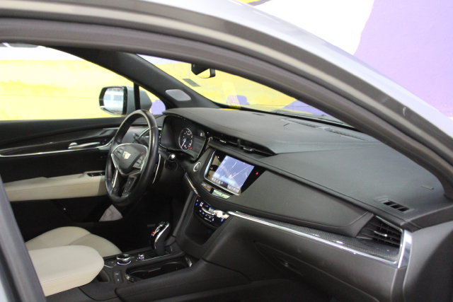 Used 2023 Cadillac XT5 Sportv AWD/4WD image 12