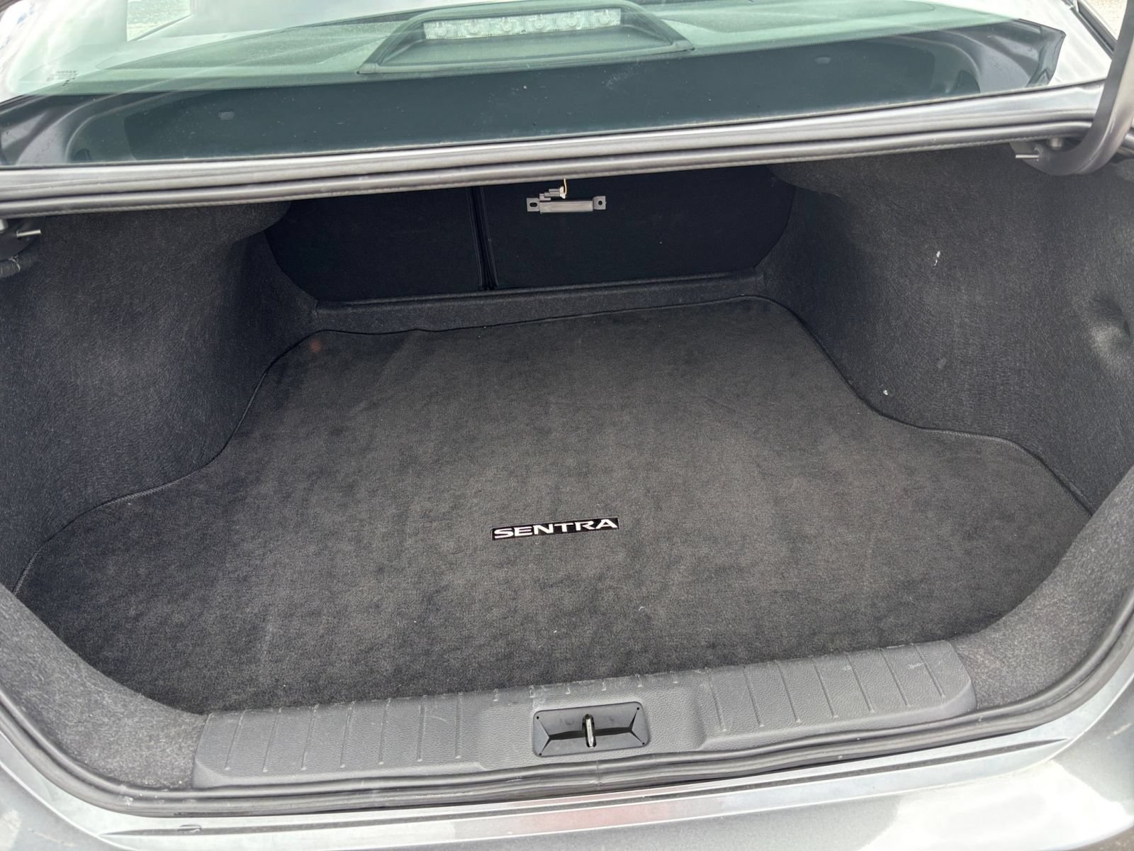 Used 2025 Nissan Sentra SV FWD image 29