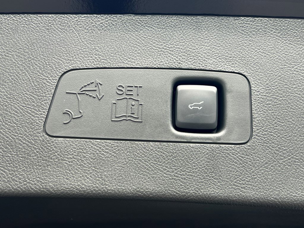 New 2026 Lincoln Corsair Premiere image 12