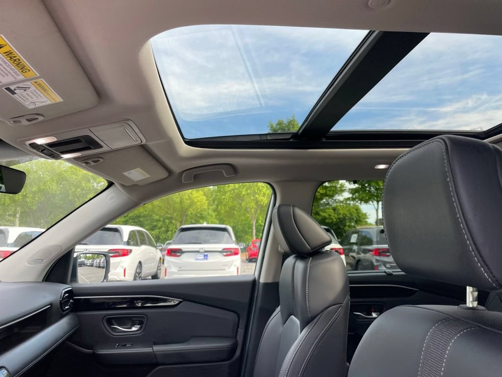 Certified 2025 Honda Pilot Touring image 29