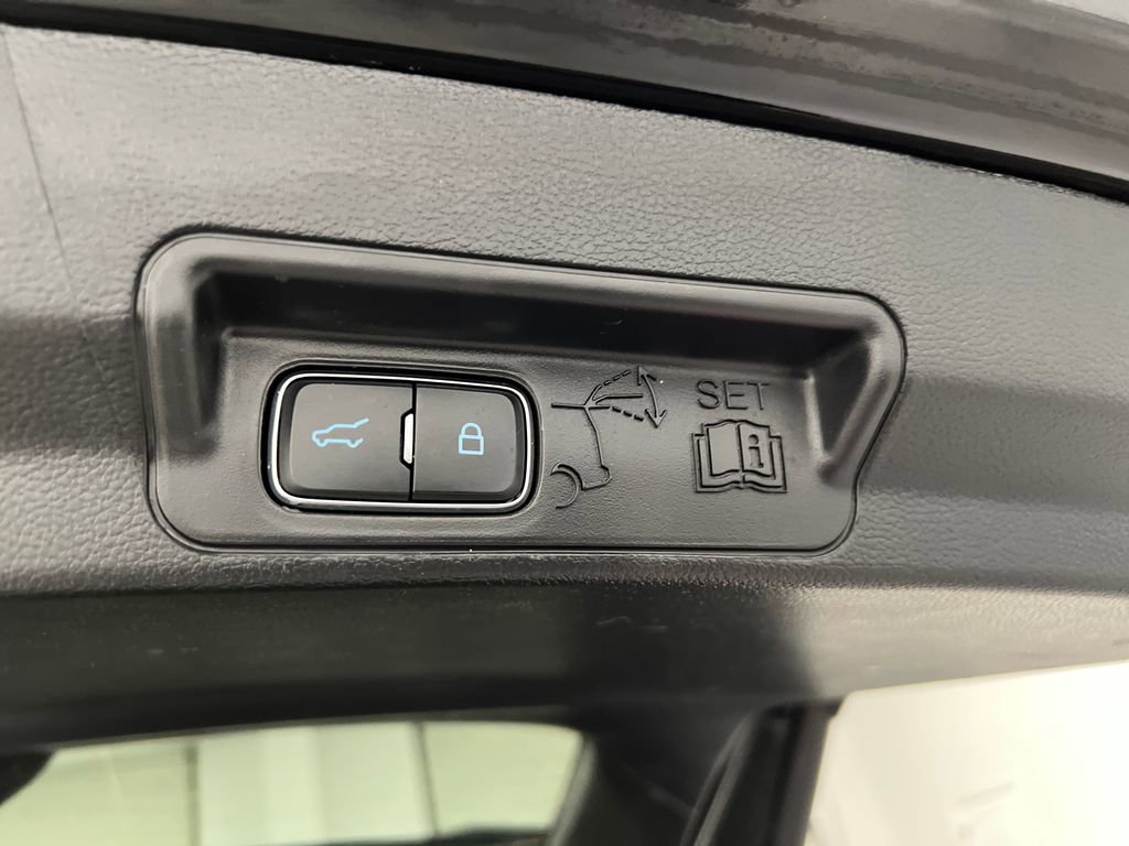 Used 2025 Ford Explorer ST-Line w/ ST-Line Street Pack AWD/4WD image 41