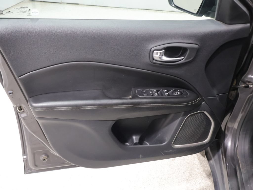 Used 2021 Jeep Compass Latitude AWD/4WD image 13