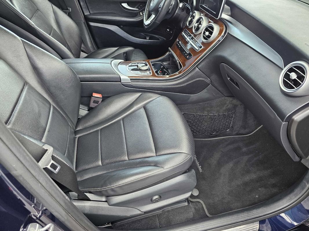 Used 2019 Mercedes-Benz GLC 350e 4MATIC image 20