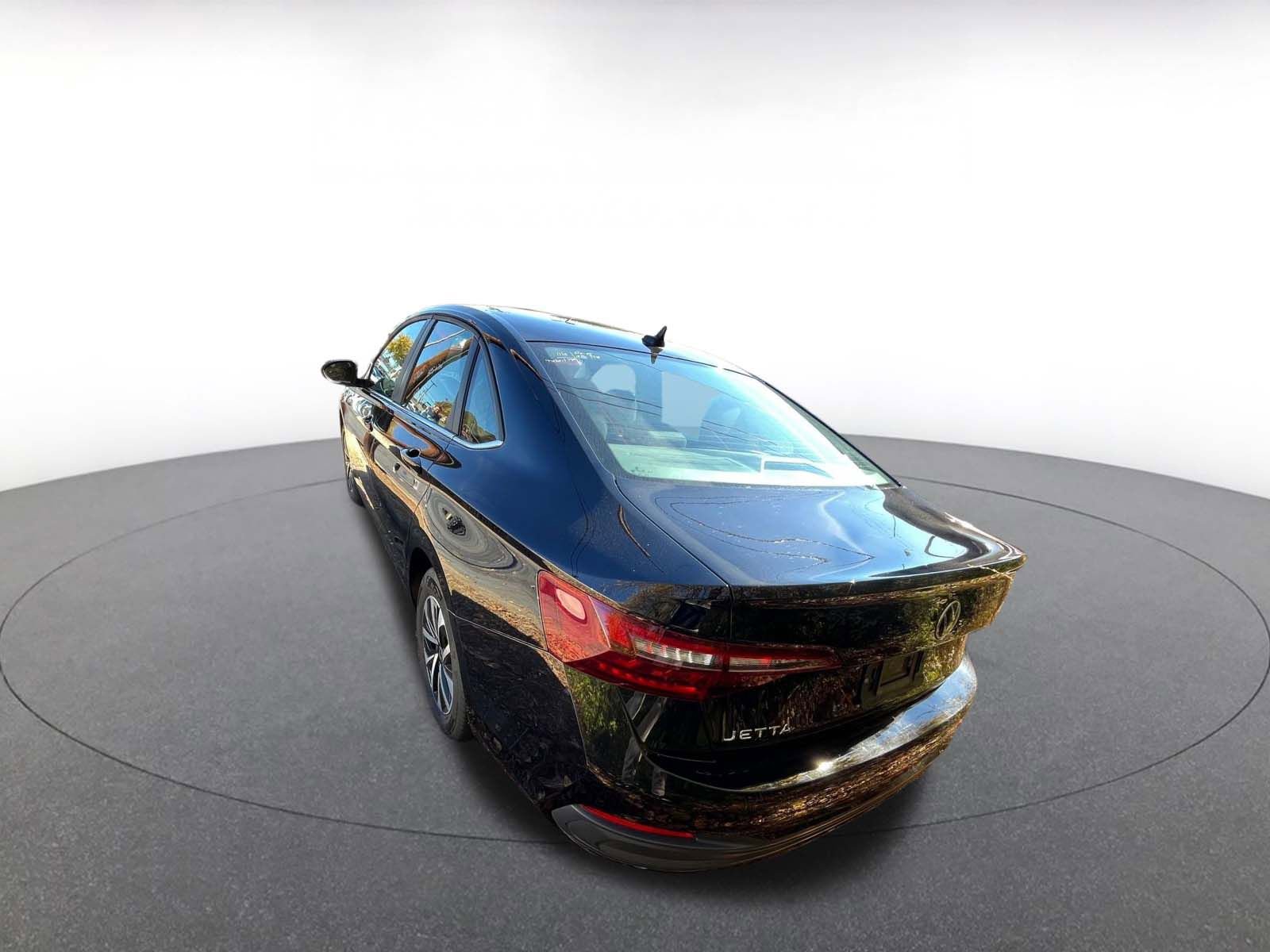 Used 2024 Volkswagen Jetta S image 7