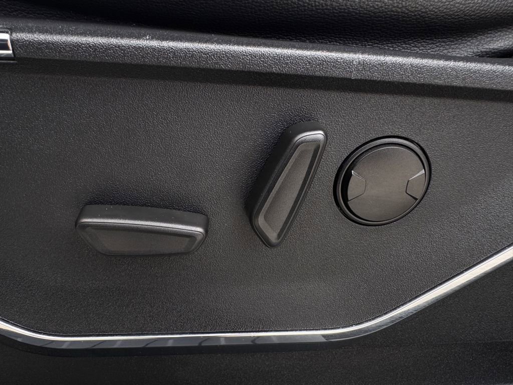 Used 2024 Ford F250 Lariat w/ Lariat Ultimate Package image 28