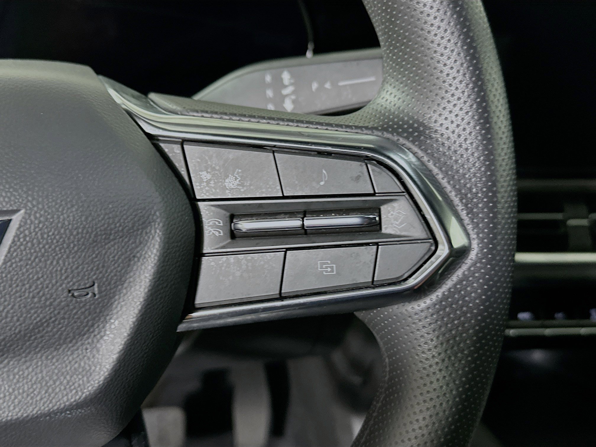 Used 2025 Chevrolet Equinox EV LT FWD image 17