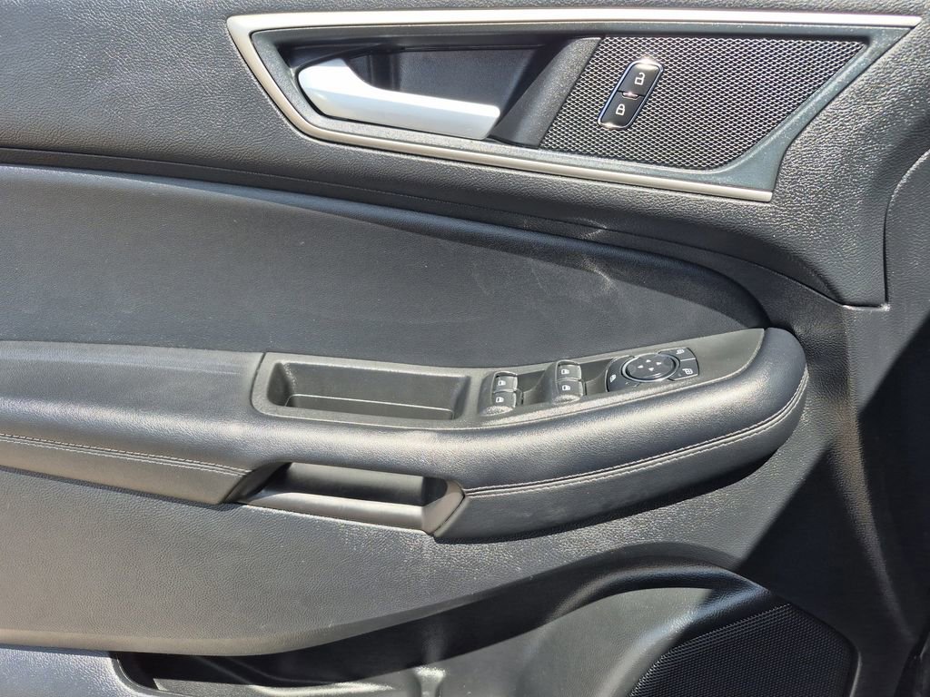 Used 2024 Ford Edge SEL image 7