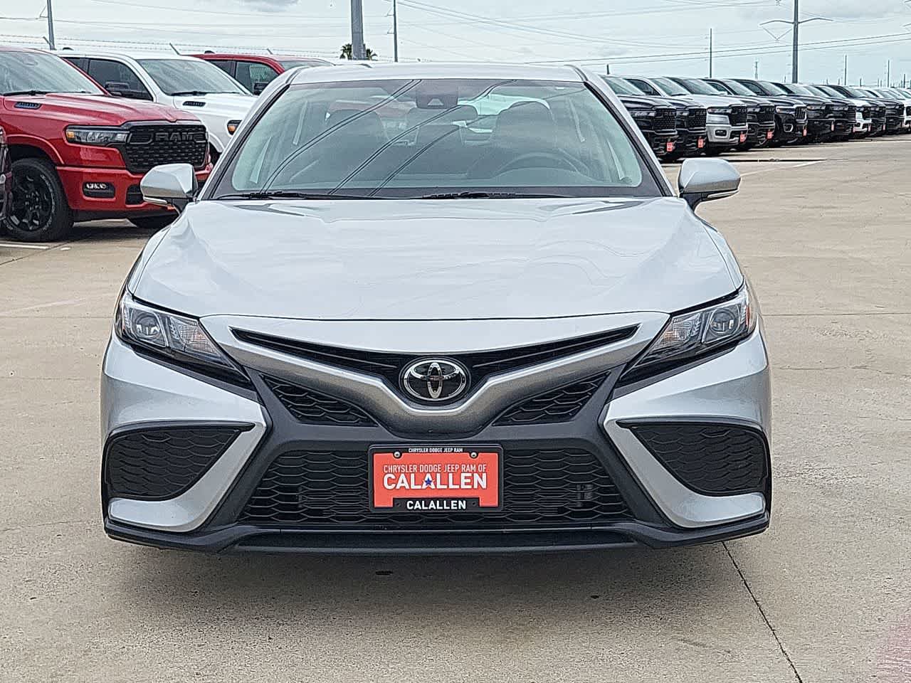 Used 2023 Toyota Camry SE FWD image 14