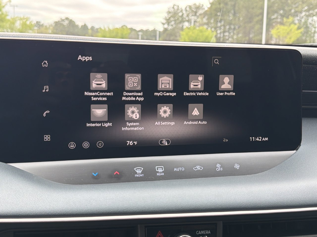 New 2026 Nissan Leaf w/ Illuminated Package FWD image 6