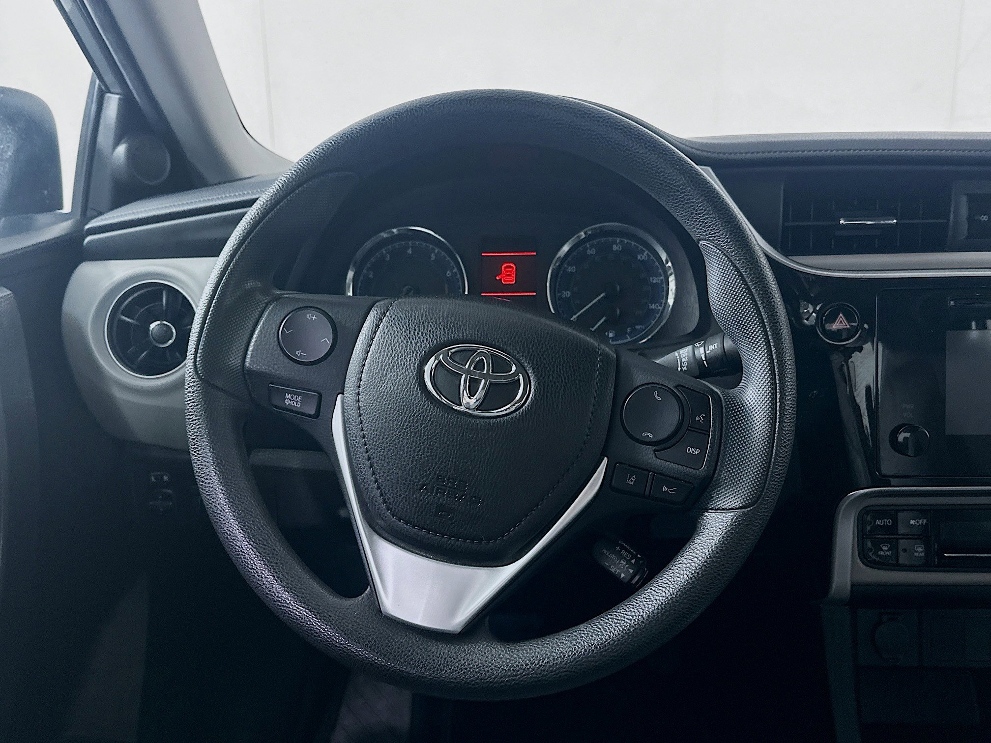 Used 2019 Toyota Corolla LE image 17