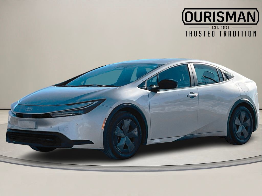 Used 2024 Toyota Prius LE image 2