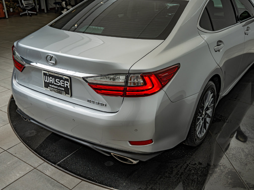 Used 2018 Lexus ES 350 w/ Premier Package FWD image 16