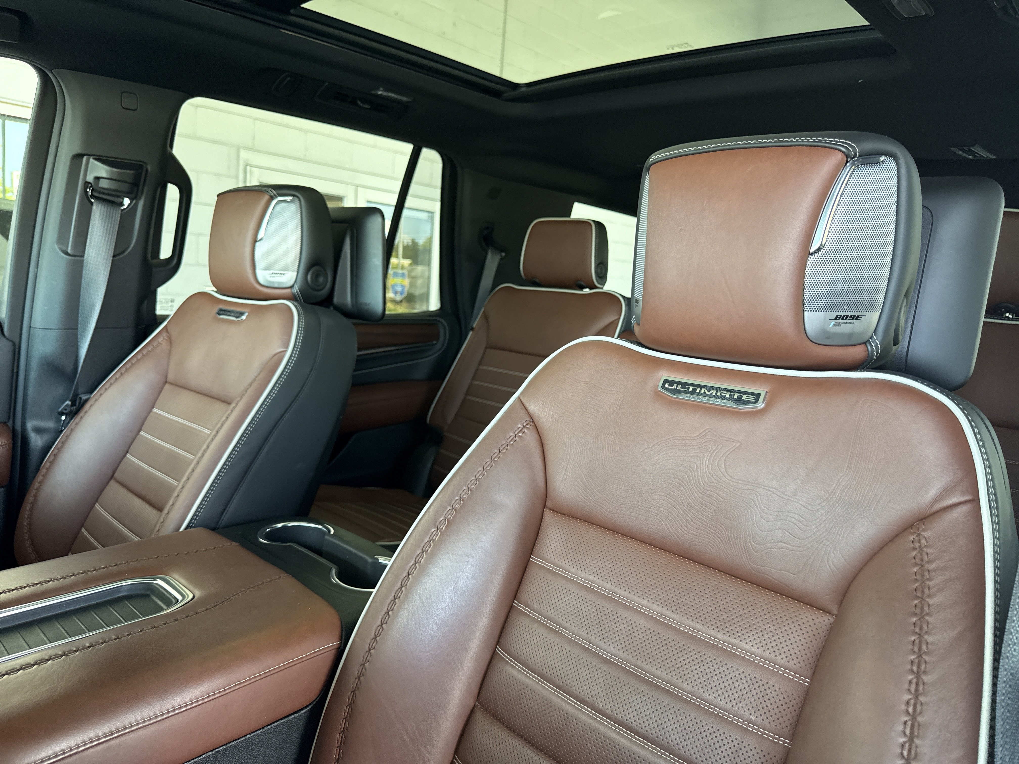 Used 2024 GMC Yukon Denali Ultimate AWD/4WD image 26