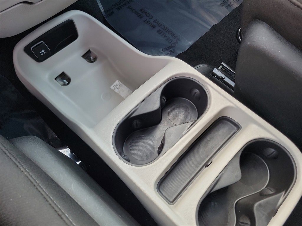 Used 2024 Chrysler Voyager LX image 12