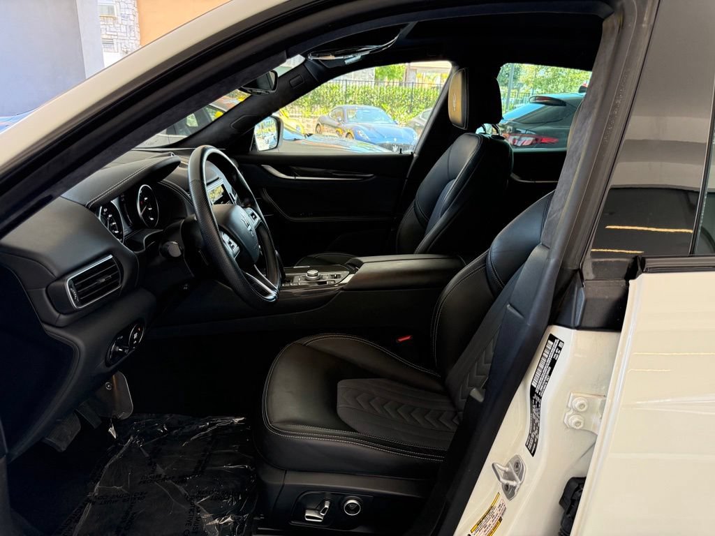 Certified 2022 Maserati Levante GT AWD/4WD image 10