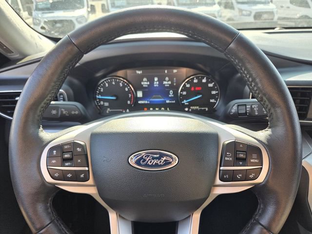 Certified 2022 Ford Explorer XLT w/ Equipment Group 202A image 30