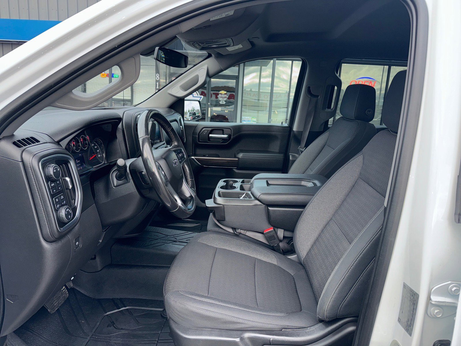 Used 2019 Chevrolet Silverado 1500 LT Trail Boss w/ Bed Protection Package image 8