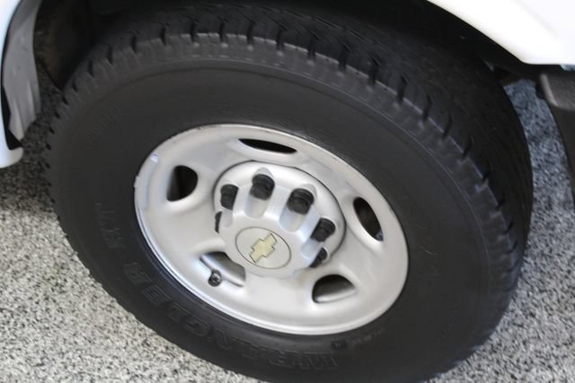 Used 2008 Chevrolet Express 3500 RWD image 26