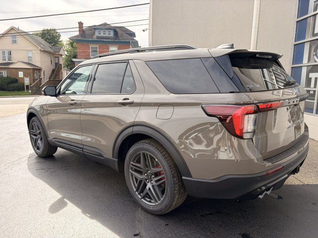 New 2027 Ford Explorer ST AWD/4WD image 6