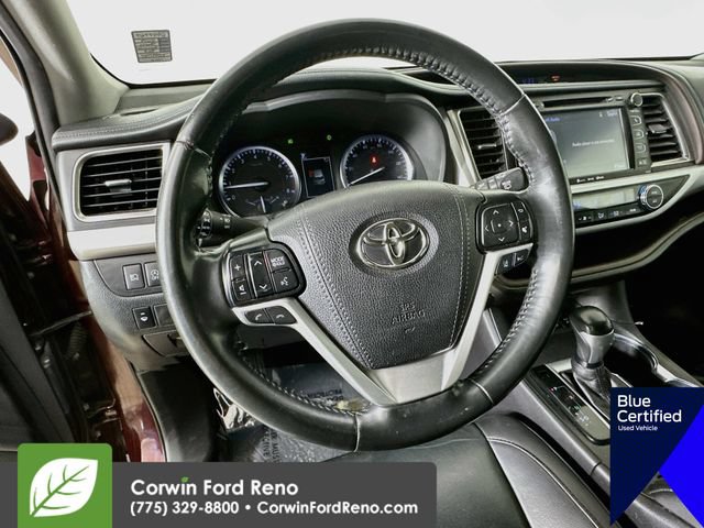 Used 2019 Toyota Highlander XLE AWD/4WD image 14