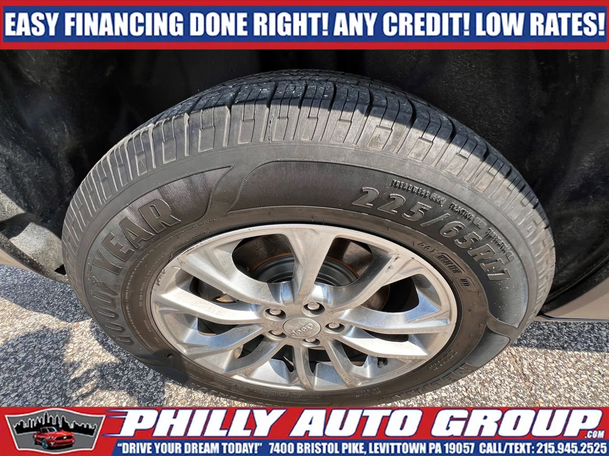 Used 2019 Jeep Cherokee Latitude Plus AWD/4WD image 30