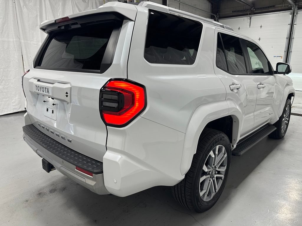 Used 2025 Toyota 4Runner Limited AWD/4WD image 7