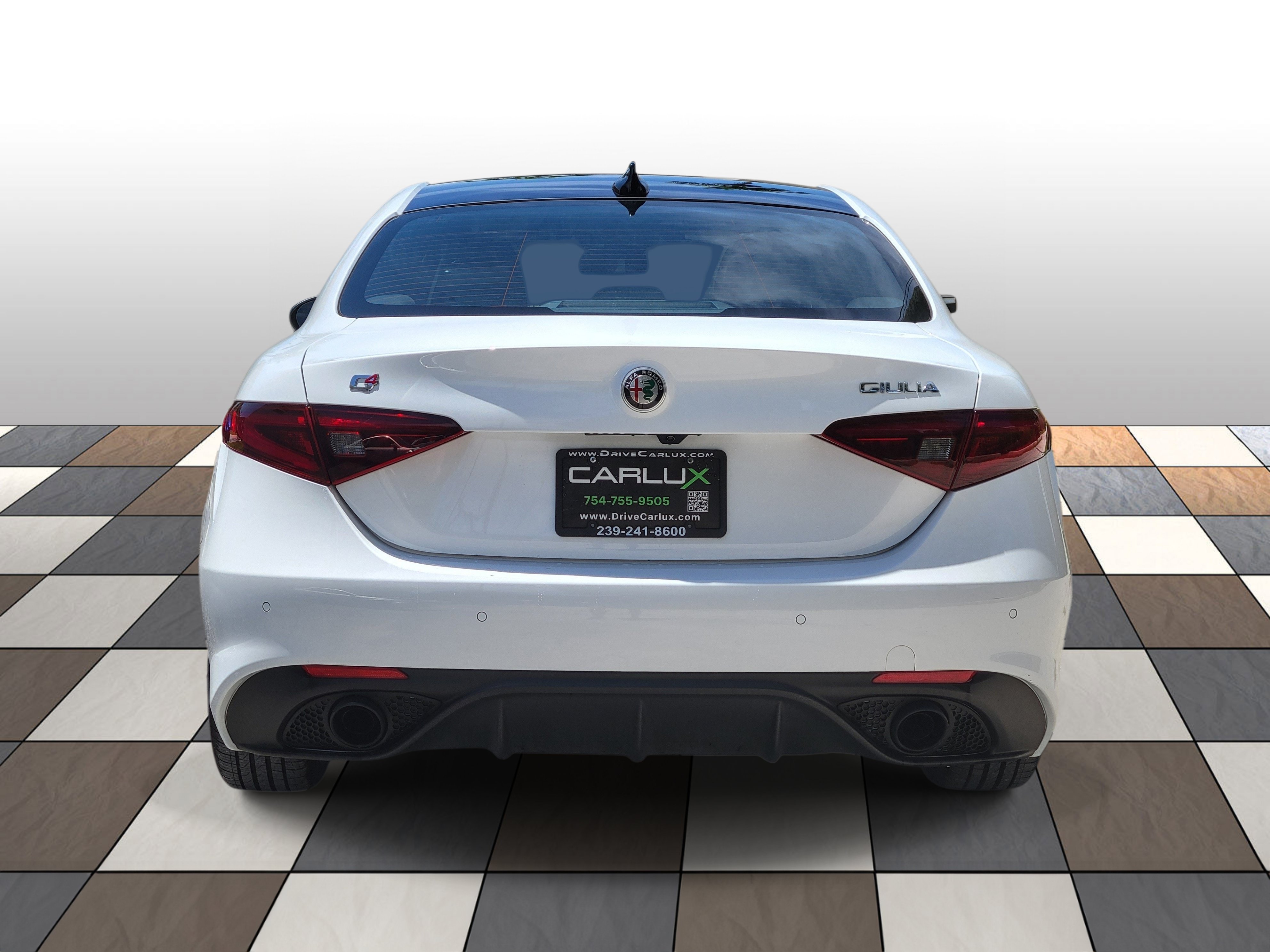 Used 2023 Alfa Romeo Giulia Veloce AWD/4WD image 5