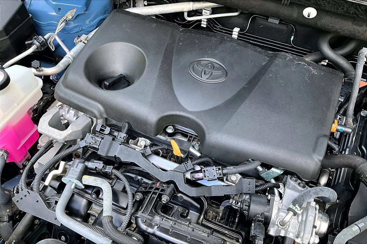 Used 2023 Toyota RAV4 XSE AWD/4WD image 32