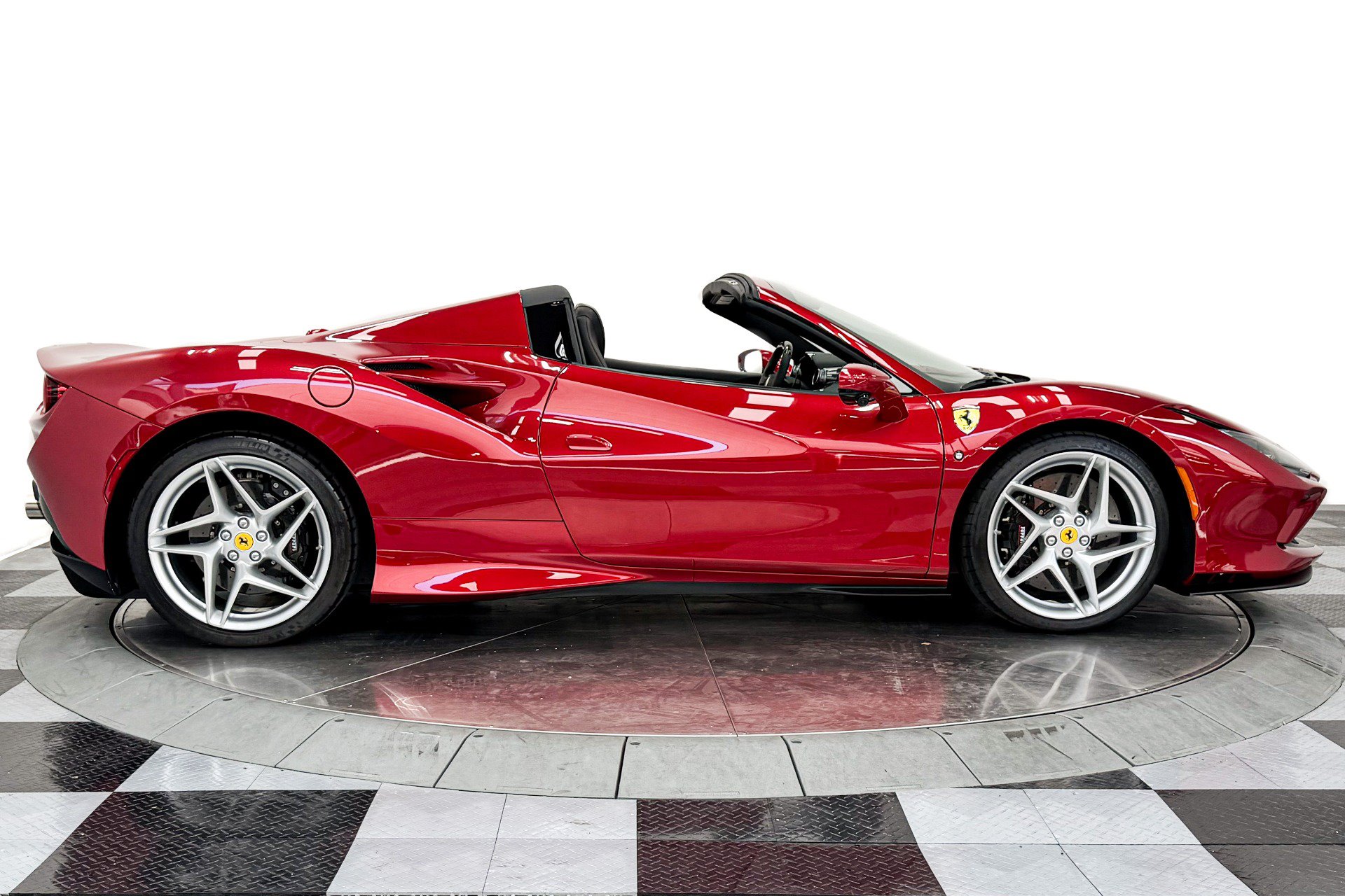 Used 2023 Ferrari F8 Tributo RWD image 43