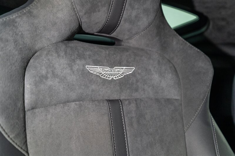 Used 2023 Aston Martin V8 Vantage Coupe RWD image 37