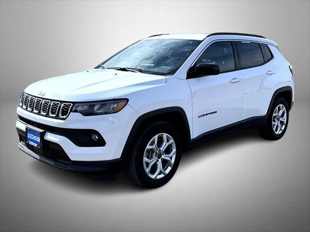Certified 2025 Jeep Compass Latitude AWD/4WD image 1