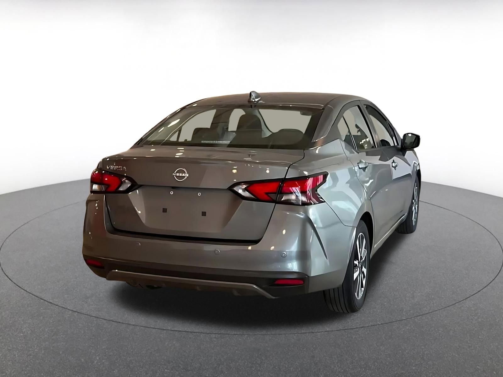 Used 2025 Nissan Versa SV image 14