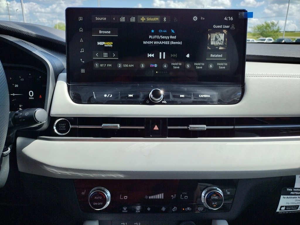 New 2025 Mitsubishi Outlander SE image 27