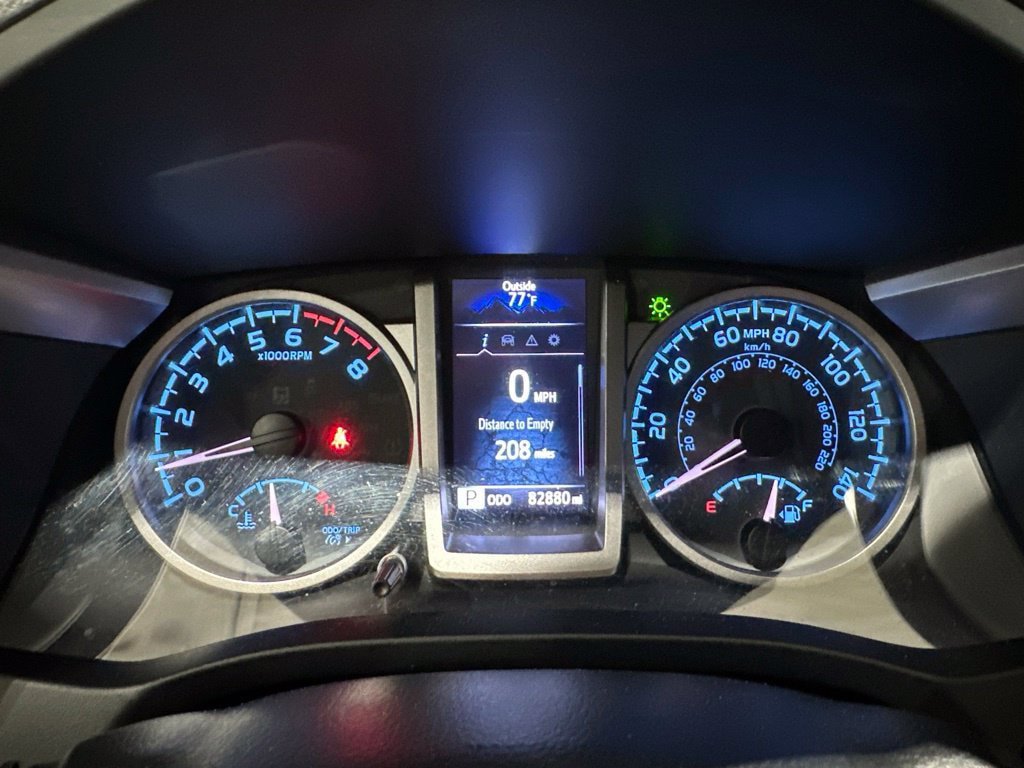 Used 2022 Toyota Tacoma SR5 AWD/4WD image 9