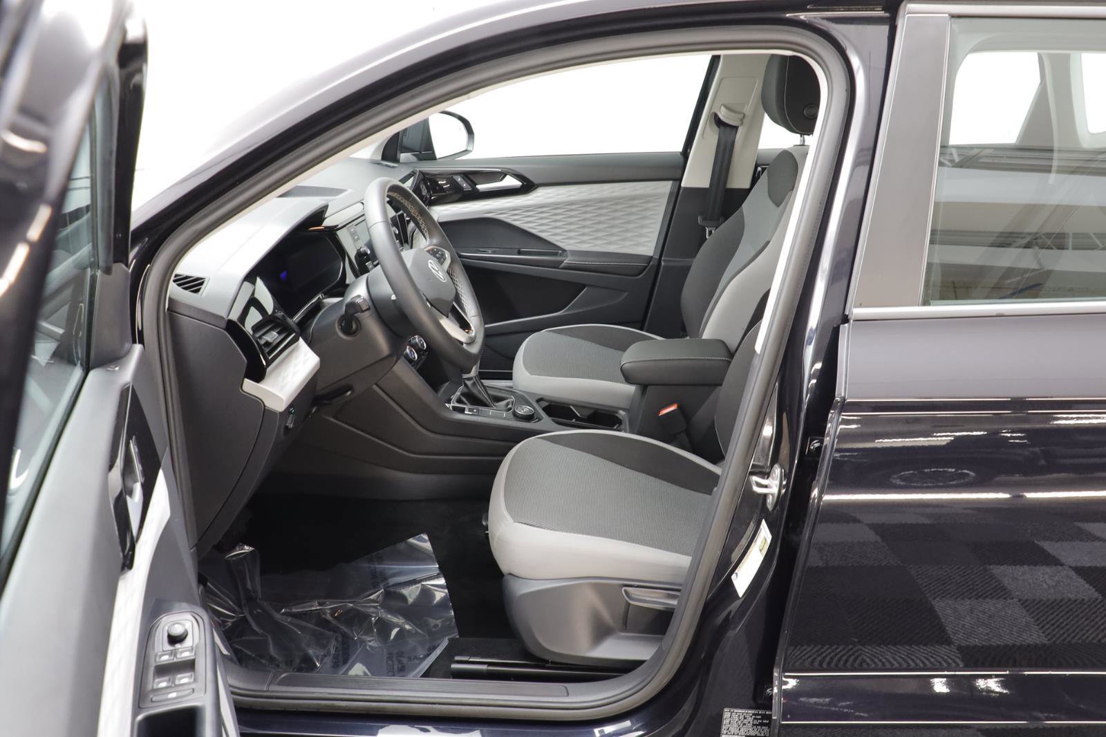 Certified 2024 Volkswagen Taos S image 6