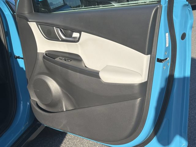 Certified 2023 Hyundai Kona Limited FWD image 17
