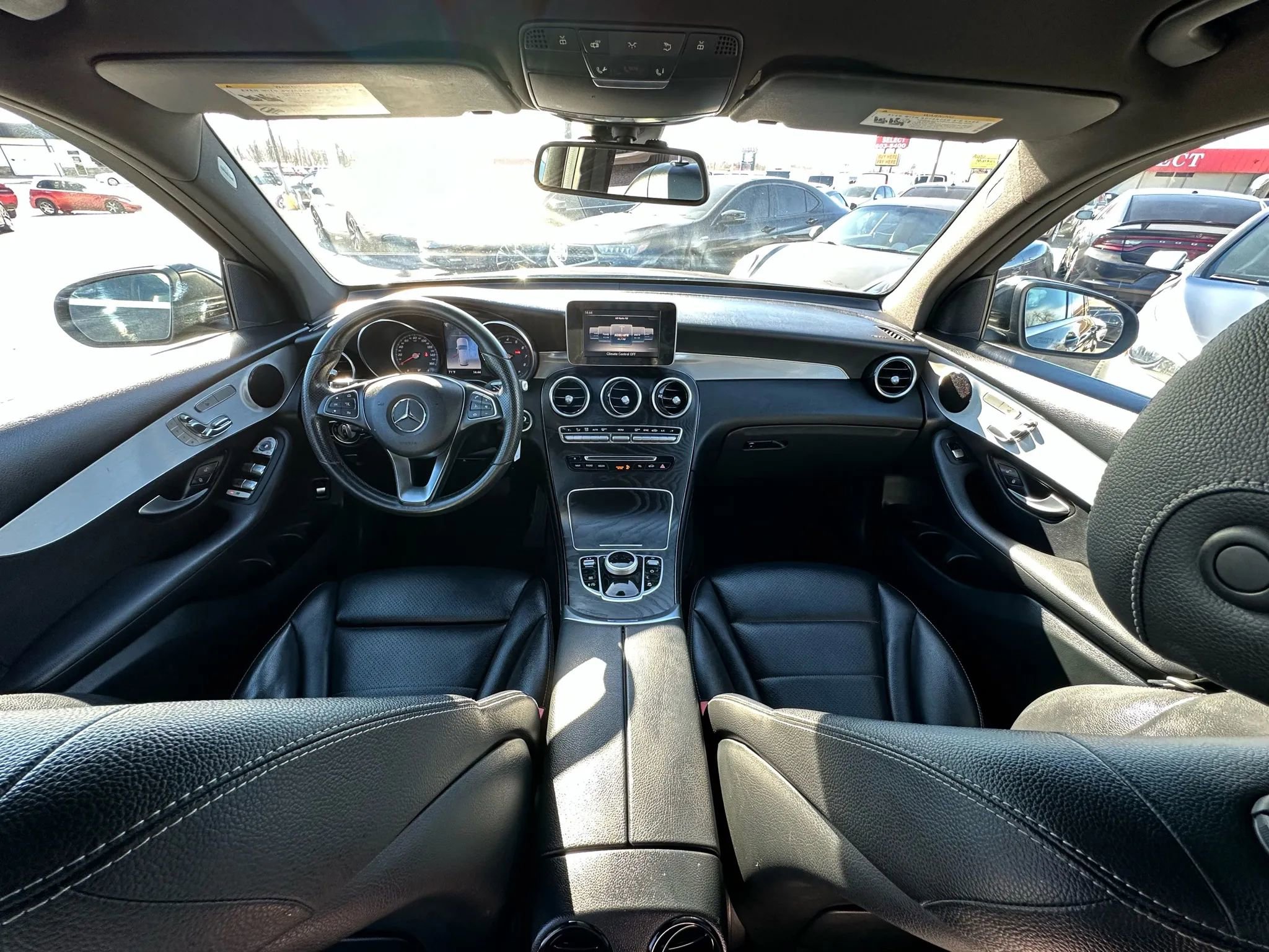 Used 2019 Mercedes-Benz GLC 300 4MATIC image 11