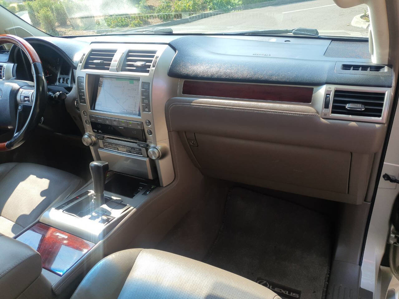 Used 2011 Lexus GX 460 image 39