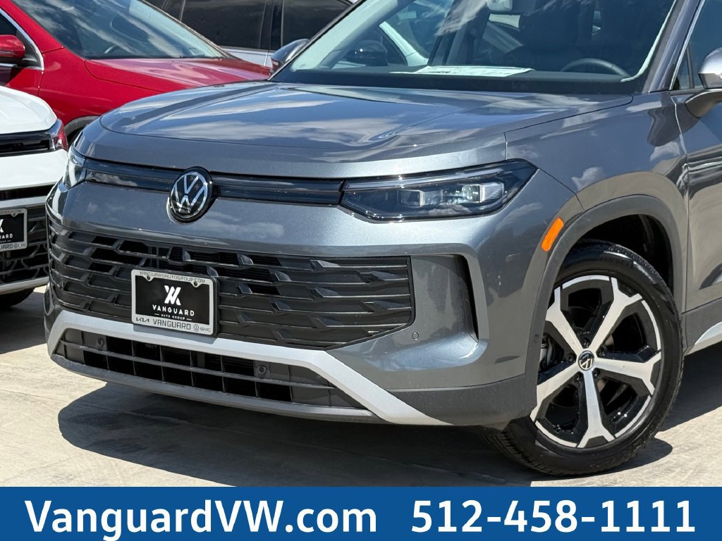 New 2026 Volkswagen Tiguan SE FWD image 2