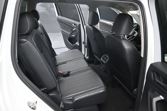 Used 2022 Volkswagen Tiguan SE FWD image 34