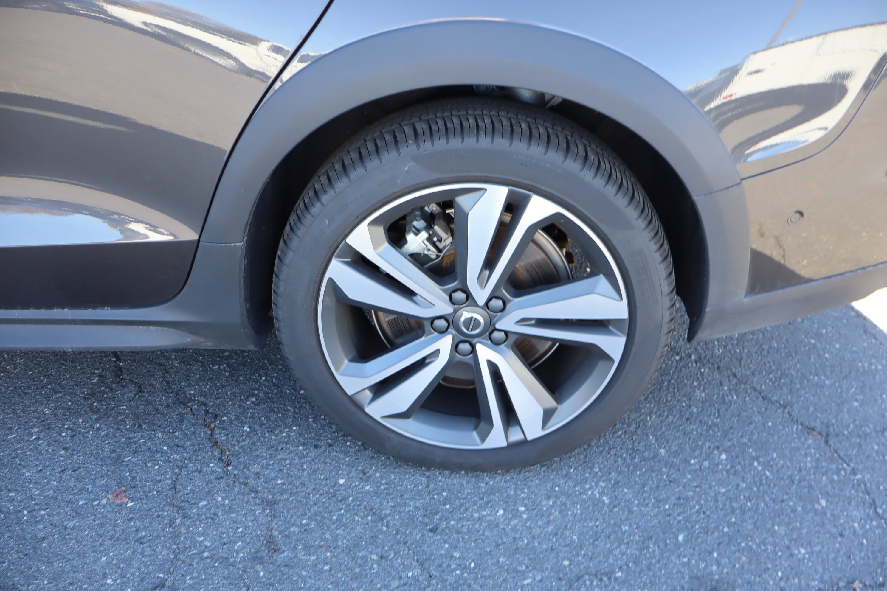 Used 2025 Volvo V60 B5 Cross Country Plus image 39